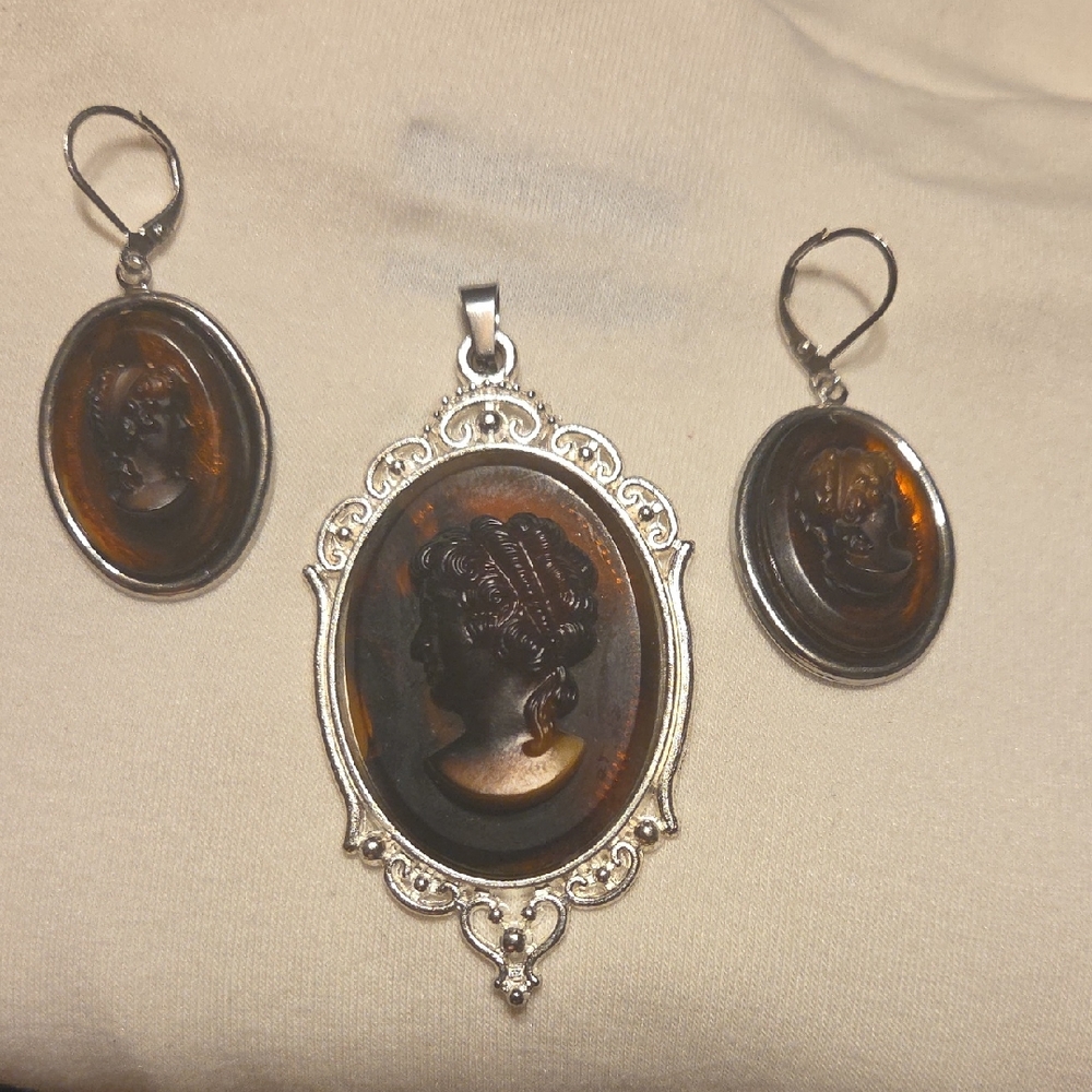 cameo Brown and Silver Cameo Pendant and Earrings Set